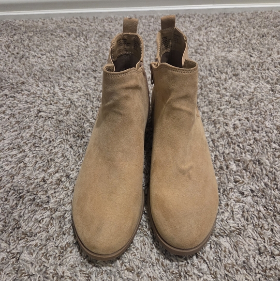 Time and Tru Tan Ankle Boots - Picture 1 of 4
